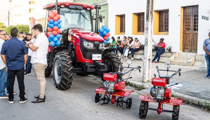 Carpina recebe novos maquinários para fortalecer Agricultura Familiar do município