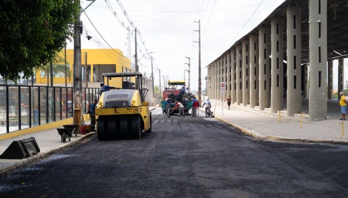 Prefeitura de Carpina inicia asfalto na avenida de acesso ao Carneiro Leão