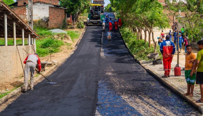 Mais obras em Carpina: Prefeitura Municipal inicia asfalto na Estrada da Aparecida